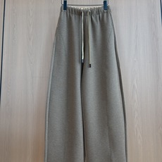 🛒𝐍𝐄𝐖 · 𝟐𝟎𝟐6/爆款现货 【秋冬上新】设计师|松紧抽绳休闲裤 精致拼接口袋,颜色百搭高级 定制版型尽显高级随意感 🛒𝐍𝐄𝐖 · 𝟐𝟎𝟐6/爆款现货 【秋冬上新】设计师|松紧抽绳休闲裤 精致拼接口袋,颜色百搭高级 定制版型尽显高级随意感