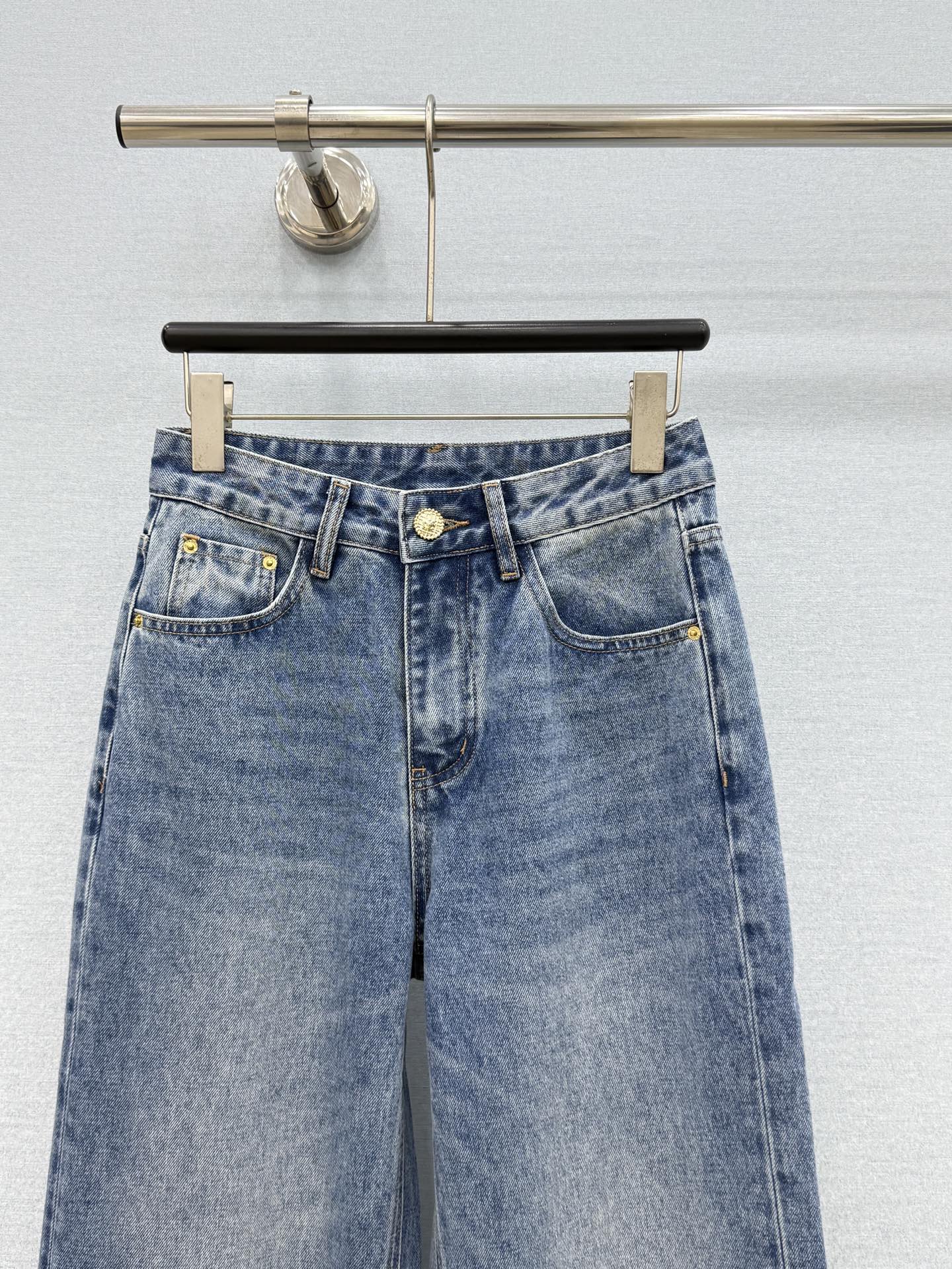 🛒𝐍𝐄𝐖 · 𝟐𝟎𝟐6/爆款现货 【秋冬上新】设计师｜26新款小香风菱格毛边直筒牛仔裤 爆单款  气质女神必入  定制专