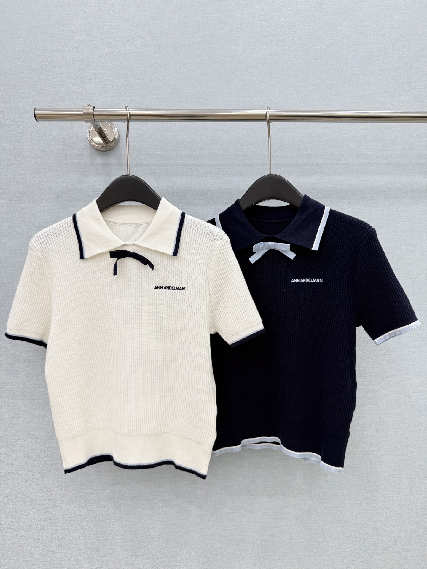 🛒𝐍𝐄𝐖 · 𝟐𝟎𝟐6/爆款现货 【原单品质】🍂韩系学院风套装｜甜妹本命两件套套装 Polo领针织短袖+百褶短裙成套搭配