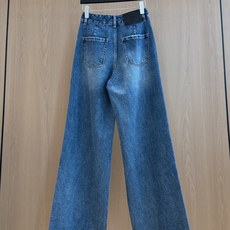 🛒𝐍𝐄𝐖 · 𝟐𝟎𝟐6/爆款现货 【秋冬上新】设计师|26新款精致包包装饰直筒牛仔裤 爆单款 气质女神必入 定制专属 🛒𝐍𝐄𝐖 · 𝟐𝟎𝟐6/爆款现货 【秋冬上新】设计师|26新款精致包包装饰直筒牛仔裤 爆单款 气质女神必入 定制专属