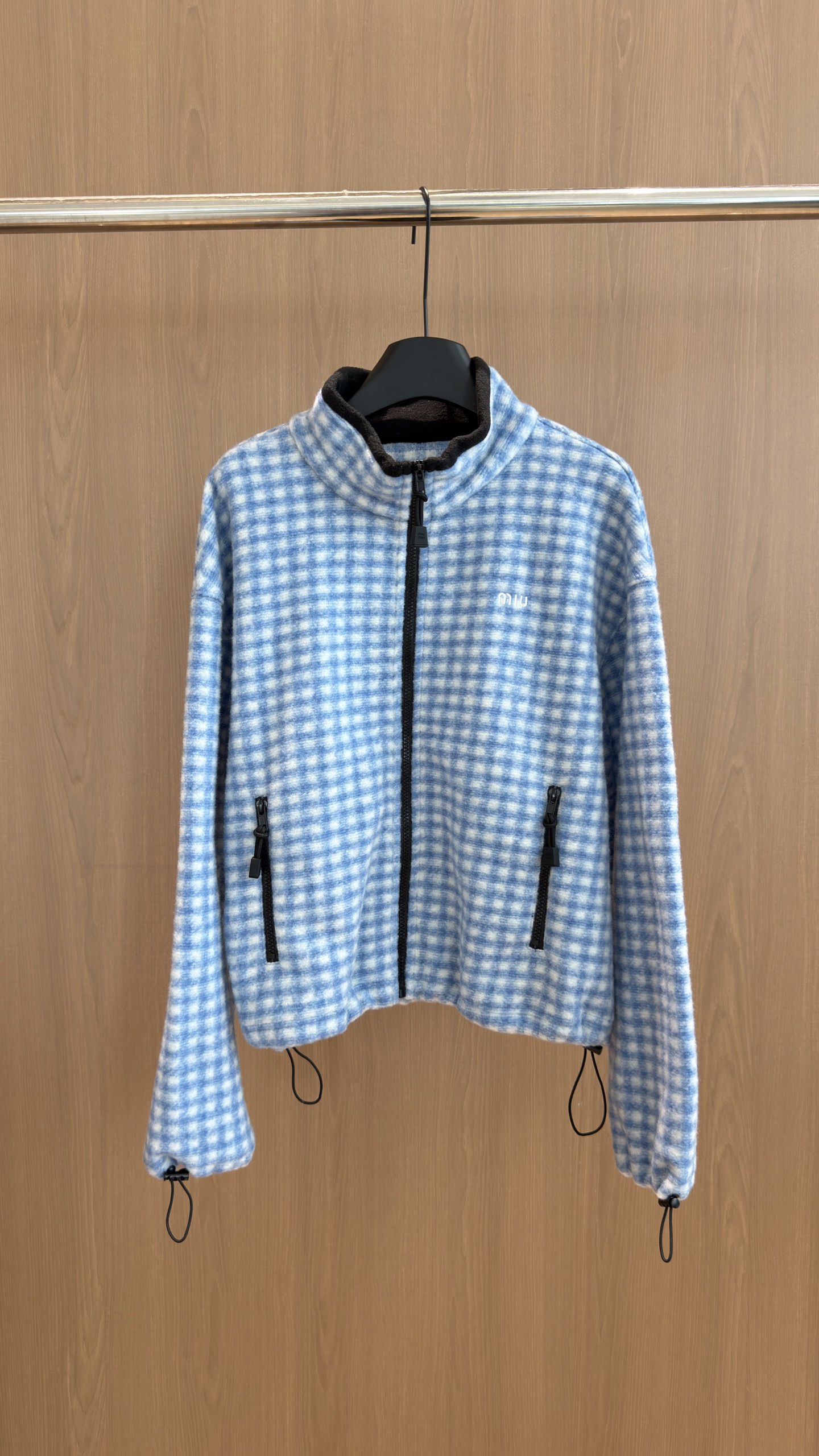 🛒𝐍𝐄𝐖 · 𝟐𝟎𝟐6/爆款现货 【秋冬新款】✨蓝格纹摇粒绒套装|松弛甜酷感直接拉满 谁能拒绝这套奶蓝格子套装💙 摇粒绒 🛒𝐍𝐄𝐖 · 𝟐𝟎𝟐6/爆款现货 【秋冬新款】✨蓝格纹摇粒绒套装|松弛甜酷感直接拉满 谁能拒绝这套奶蓝格子套装💙 摇粒绒
