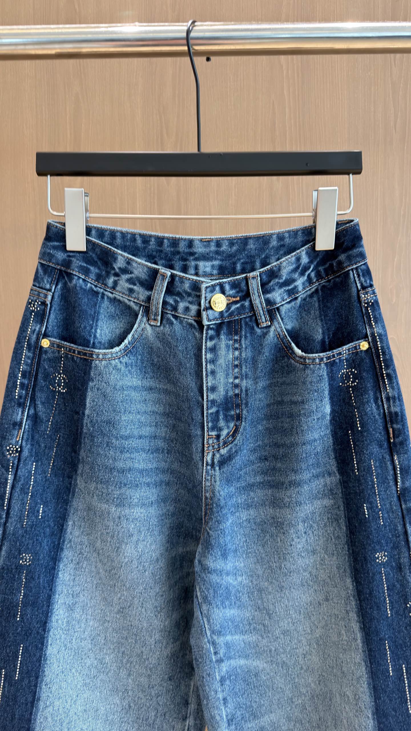 🛒𝐍𝐄𝐖 · 𝟐𝟎𝟐6/爆款现货 【秋冬新款】重工烫钻阔腿牛仔裤✨腿长直接拉满 早秋本命牛仔裤来了💙 撞色拼接水洗蓝,复 🛒𝐍𝐄𝐖 · 𝟐𝟎𝟐6/爆款现货 【秋冬新款】重工烫钻阔腿牛仔裤✨腿长直接拉满 早秋本命牛仔裤来了💙 撞色拼接水洗蓝,复