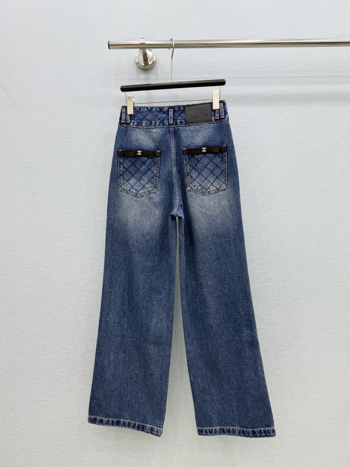 🛒𝐍𝐄𝐖 · 𝟐𝟎𝟐6/爆款现货 【秋冬新款】小香风菱格阔腿牛仔裤|腿长直接拉满💙 早秋封神的一条阔腿神裤✨ 复古水洗牛 🛒𝐍𝐄𝐖 · 𝟐𝟎𝟐6/爆款现货 【秋冬新款】小香风菱格阔腿牛仔裤|腿长直接拉满💙 早秋封神的一条阔腿神裤✨ 复古水洗牛