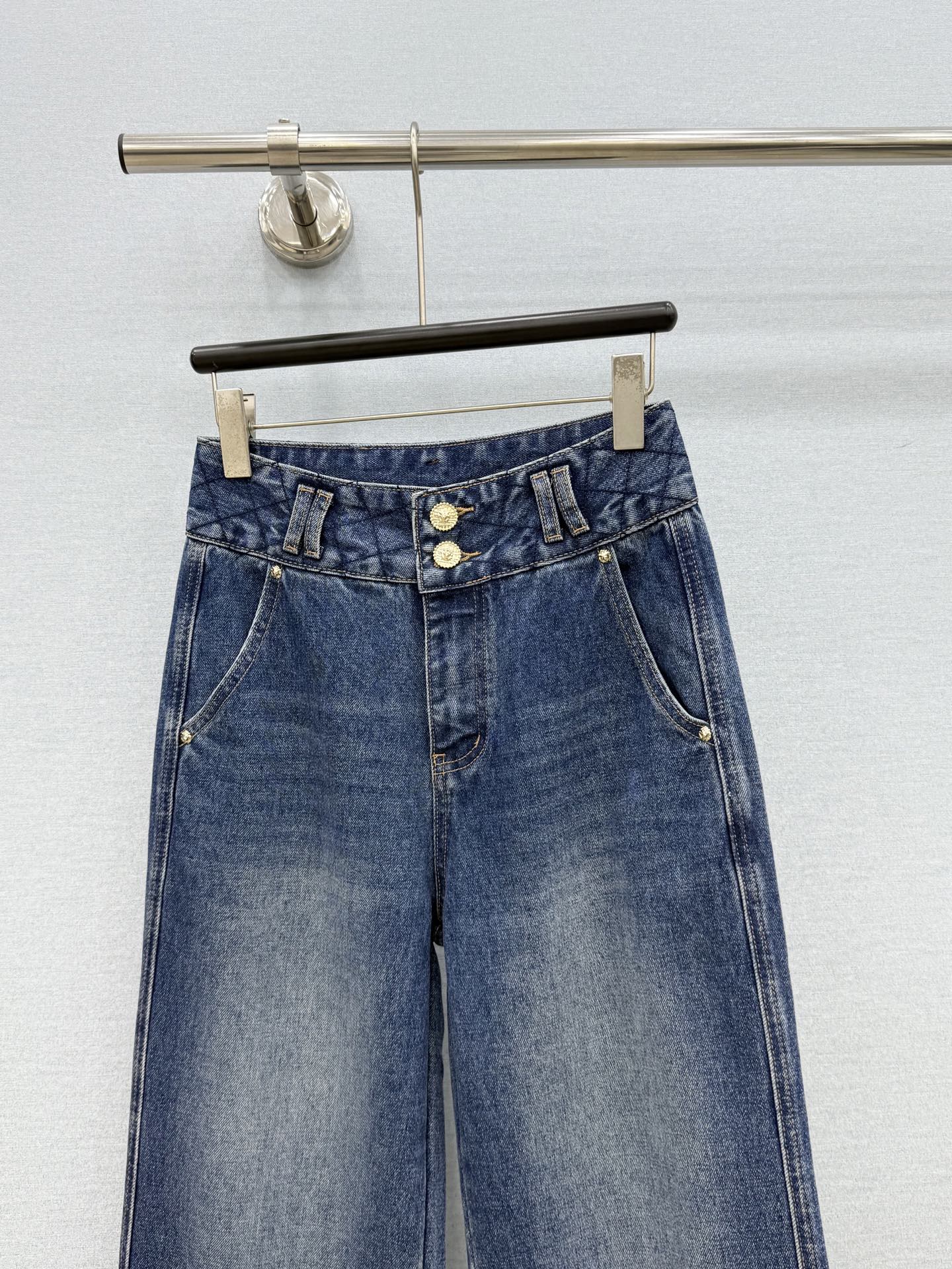 🛒𝐍𝐄𝐖 · 𝟐𝟎𝟐6/爆款现货 【秋冬新款】小香风菱格阔腿牛仔裤|腿长直接拉满💙 早秋封神的一条阔腿神裤✨ 复古水洗牛 🛒𝐍𝐄𝐖 · 𝟐𝟎𝟐6/爆款现货 【秋冬新款】小香风菱格阔腿牛仔裤|腿长直接拉满💙 早秋封神的一条阔腿神裤✨ 复古水洗牛