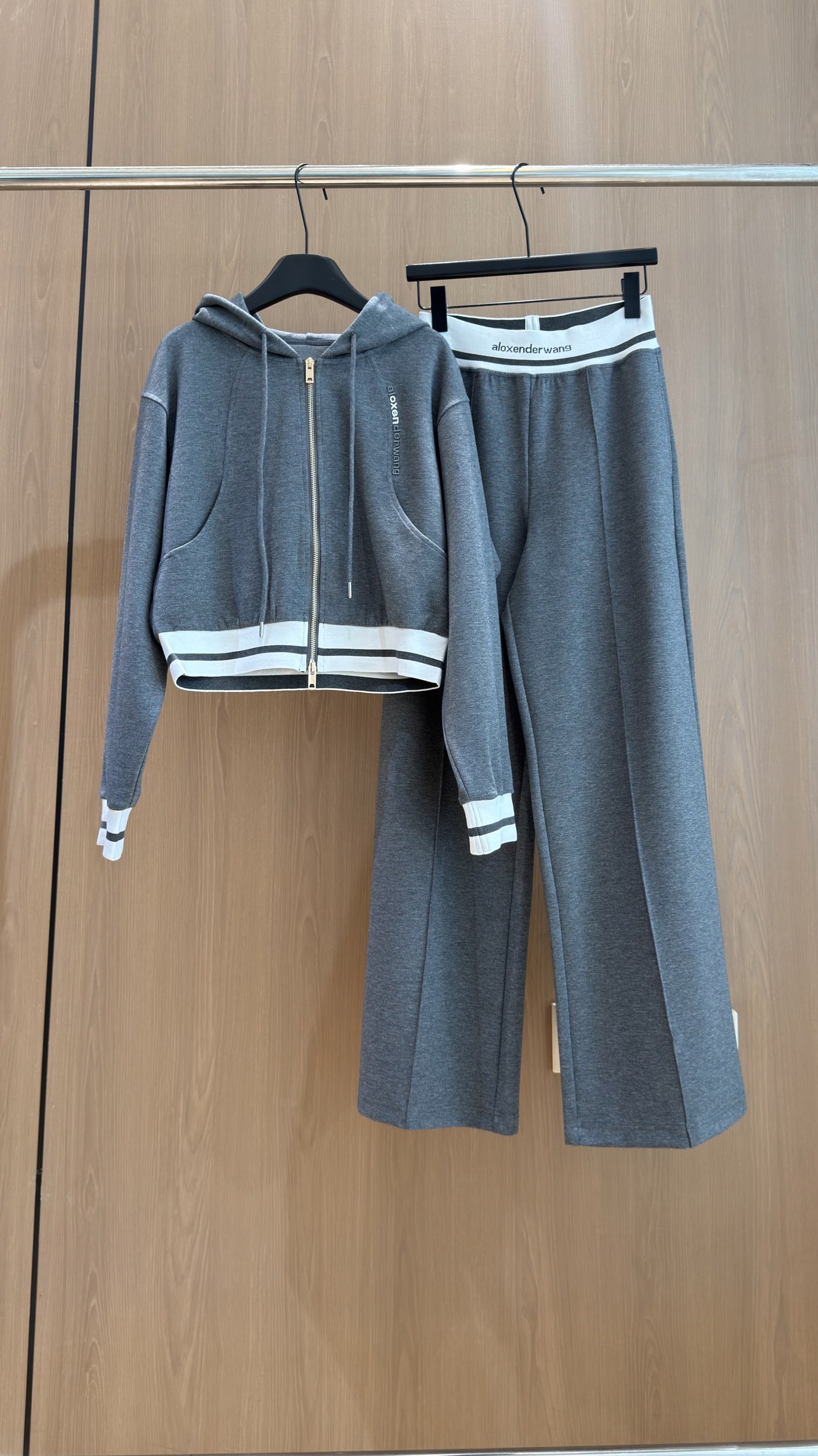 🛒𝐍𝐄𝐖 · 𝟐𝟎𝟐6/爆款现货 【秋冬上新】设计师|✨秋冬懒人套装|毫不费力的高级松弛感 被这套休闲套装狠狠拿捏住🤎 🛒𝐍𝐄𝐖 · 𝟐𝟎𝟐6/爆款现货 【秋冬上新】设计师|✨秋冬懒人套装|毫不费力的高级松弛感 被这套休闲套装狠狠拿捏住🤎