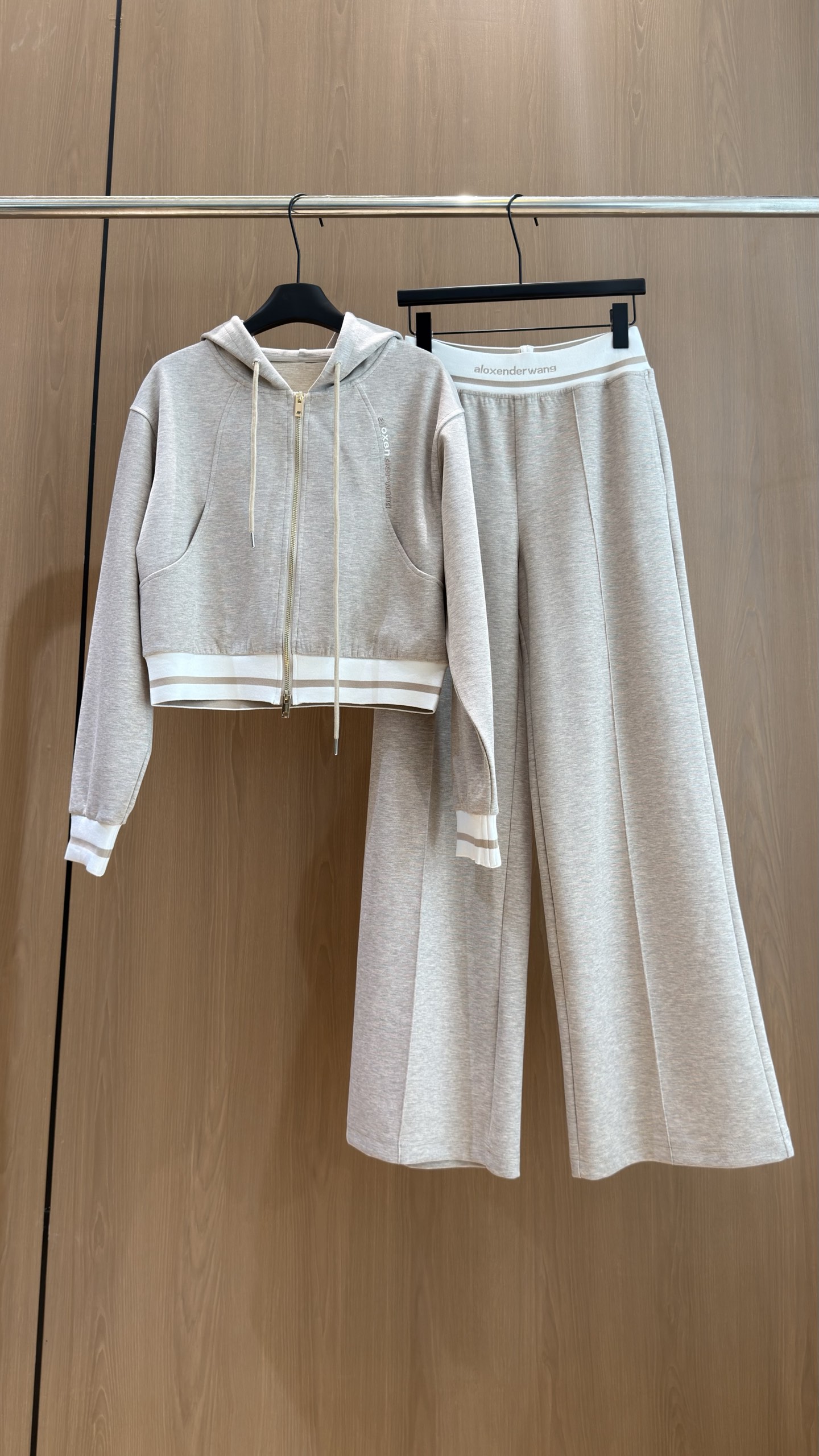 🛒𝐍𝐄𝐖 · 𝟐𝟎𝟐6/爆款现货 【秋冬上新】设计师|✨秋冬懒人套装|毫不费力的高级松弛感 被这套休闲套装狠狠拿捏住🤎 🛒𝐍𝐄𝐖 · 𝟐𝟎𝟐6/爆款现货 【秋冬上新】设计师|✨秋冬懒人套装|毫不费力的高级松弛感 被这套休闲套装狠狠拿捏住🤎