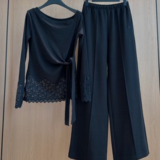 🛒𝐍𝐄𝐖 · 𝟐𝟎𝟐6/爆款现货 【秋冬上新】设计师|▫️|浪漫蕾丝绑带套装 侧绑带设计,优化腰腹线条 袖口下摆拼接重工 🛒𝐍𝐄𝐖 · 𝟐𝟎𝟐6/爆款现货 【秋冬上新】设计师|▫️|浪漫蕾丝绑带套装 侧绑带设计,优化腰腹线条 袖口下摆拼接重工