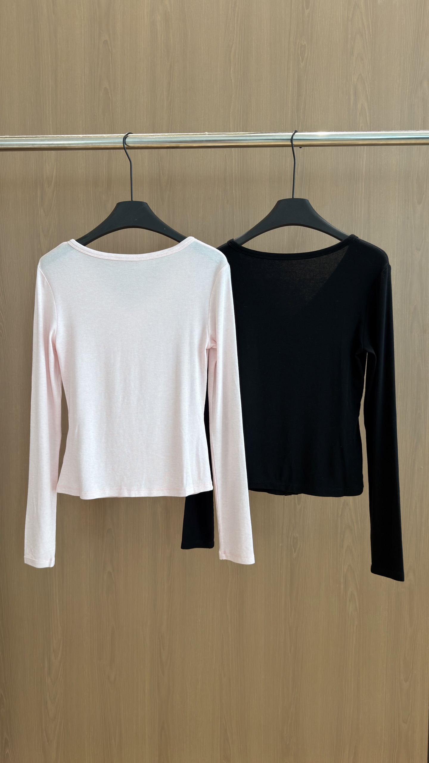 🛒𝐍𝐄𝐖 · 𝟐𝟎𝟐6/爆款现货 【秋冬上新】设计师|✨爆款天丝羊毛小衫|实体店必入 高配比75%天丝+19%羊毛,手感 🛒𝐍𝐄𝐖 · 𝟐𝟎𝟐6/爆款现货 【秋冬上新】设计师|✨爆款天丝羊毛小衫|实体店必入 高配比75%天丝+19%羊毛,手感