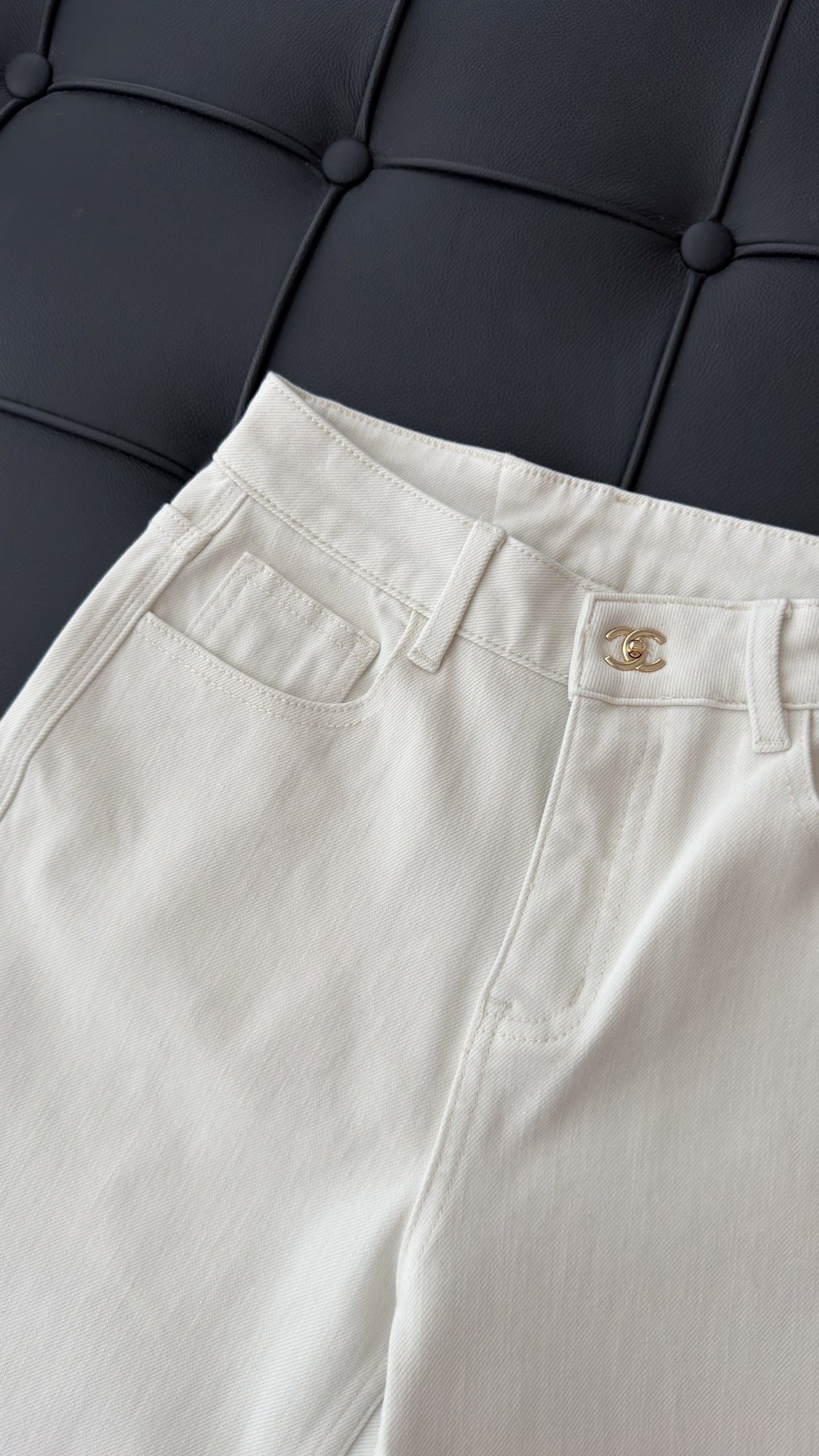 🛒𝐍𝐄𝐖 · 𝟐𝟎𝟐6/爆款现货 【秋冬上新】设计师|26新款精致双C牛仔裤 爆单款 气质女神必入 定制专属图文 高 🛒𝐍𝐄𝐖 · 𝟐𝟎𝟐6/爆款现货 【秋冬上新】设计师|26新款精致双C牛仔裤 爆单款 气质女神必入 定制专属图文 高