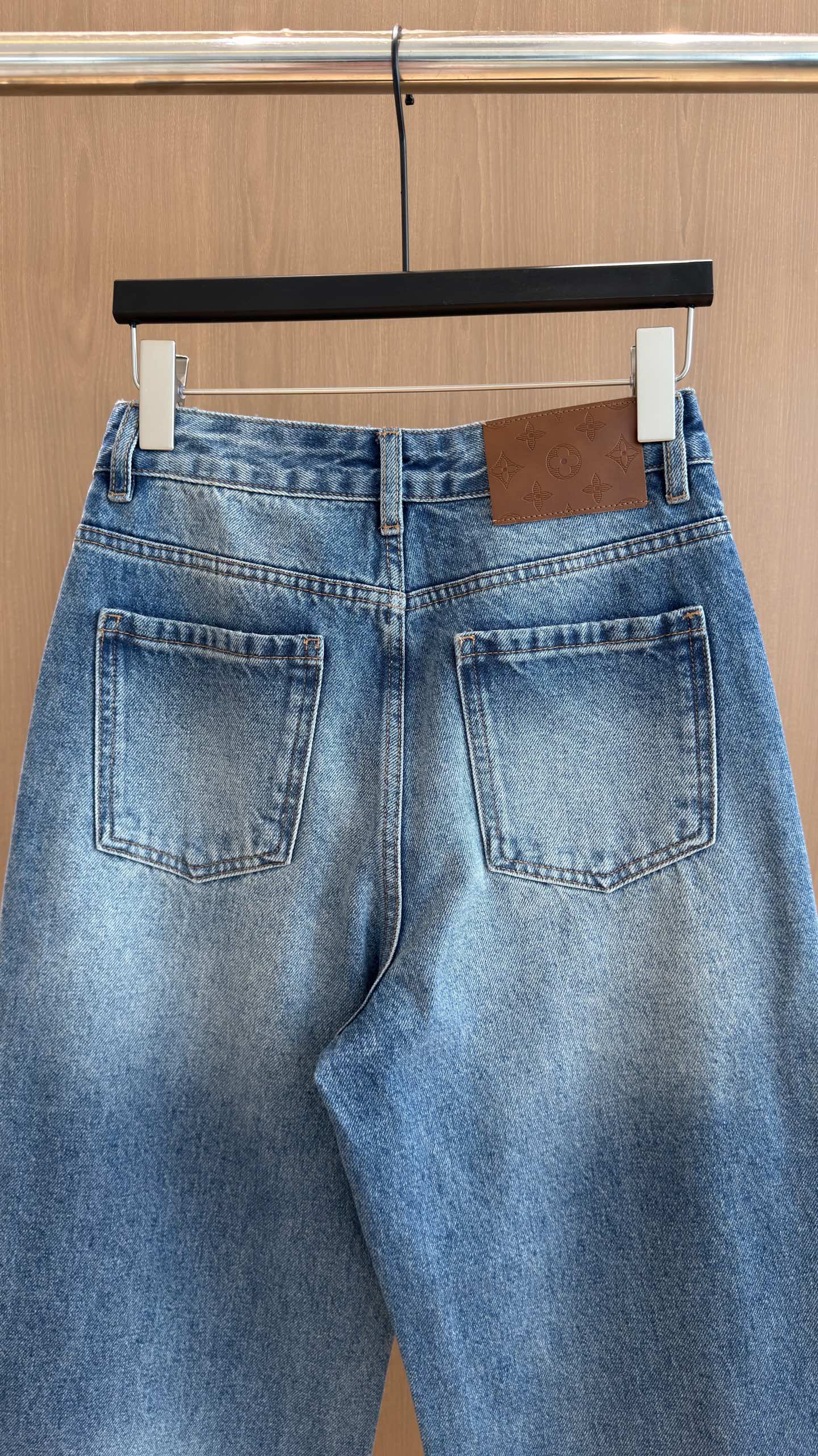 🛒𝐍𝐄𝐖 · 𝟐𝟎𝟐6/爆款现货 【秋冬上新】设计师|拒绝千篇一律的基础牛仔裤✨ 这条刺绣阔腿裤真的一眼心动 裤身散落彩 🛒𝐍𝐄𝐖 · 𝟐𝟎𝟐6/爆款现货 【秋冬上新】设计师|拒绝千篇一律的基础牛仔裤✨ 这条刺绣阔腿裤真的一眼心动 裤身散落彩
