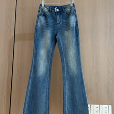 🛒𝐍𝐄𝐖 · 𝟐𝟎𝟐6/爆款现货 【秋冬上新】设计师|精致金链后袋|复古氛围感微喇牛仔裤🍂 双色水洗,黑调沉稳,蓝调复古 🛒𝐍𝐄𝐖 · 𝟐𝟎𝟐6/爆款现货 【秋冬上新】设计师|精致金链后袋|复古氛围感微喇牛仔裤🍂 双色水洗,黑调沉稳,蓝调复古