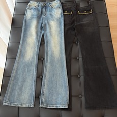 🛒𝐍𝐄𝐖 · 𝟐𝟎𝟐6/爆款现货 【秋冬上新】设计师|精致金链后袋|复古氛围感微喇牛仔裤🍂 双色水洗,黑调沉稳,蓝调复古 🛒𝐍𝐄𝐖 · 𝟐𝟎𝟐6/爆款现货 【秋冬上新】设计师|精致金链后袋|复古氛围感微喇牛仔裤🍂 双色水洗,黑调沉稳,蓝调复古