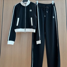 🛒𝐍𝐄𝐖 · 𝟐𝟎𝟐6/爆款现货 【秋冬上新】Ch*|中古风复古运动套装|含羊毛桑蚕丝,显贵休闲感✨ 早秋懒人套装天花板 🛒𝐍𝐄𝐖 · 𝟐𝟎𝟐6/爆款现货 【秋冬上新】Ch*|中古风复古运动套装|含羊毛桑蚕丝,显贵休闲感✨ 早秋懒人套装天花板