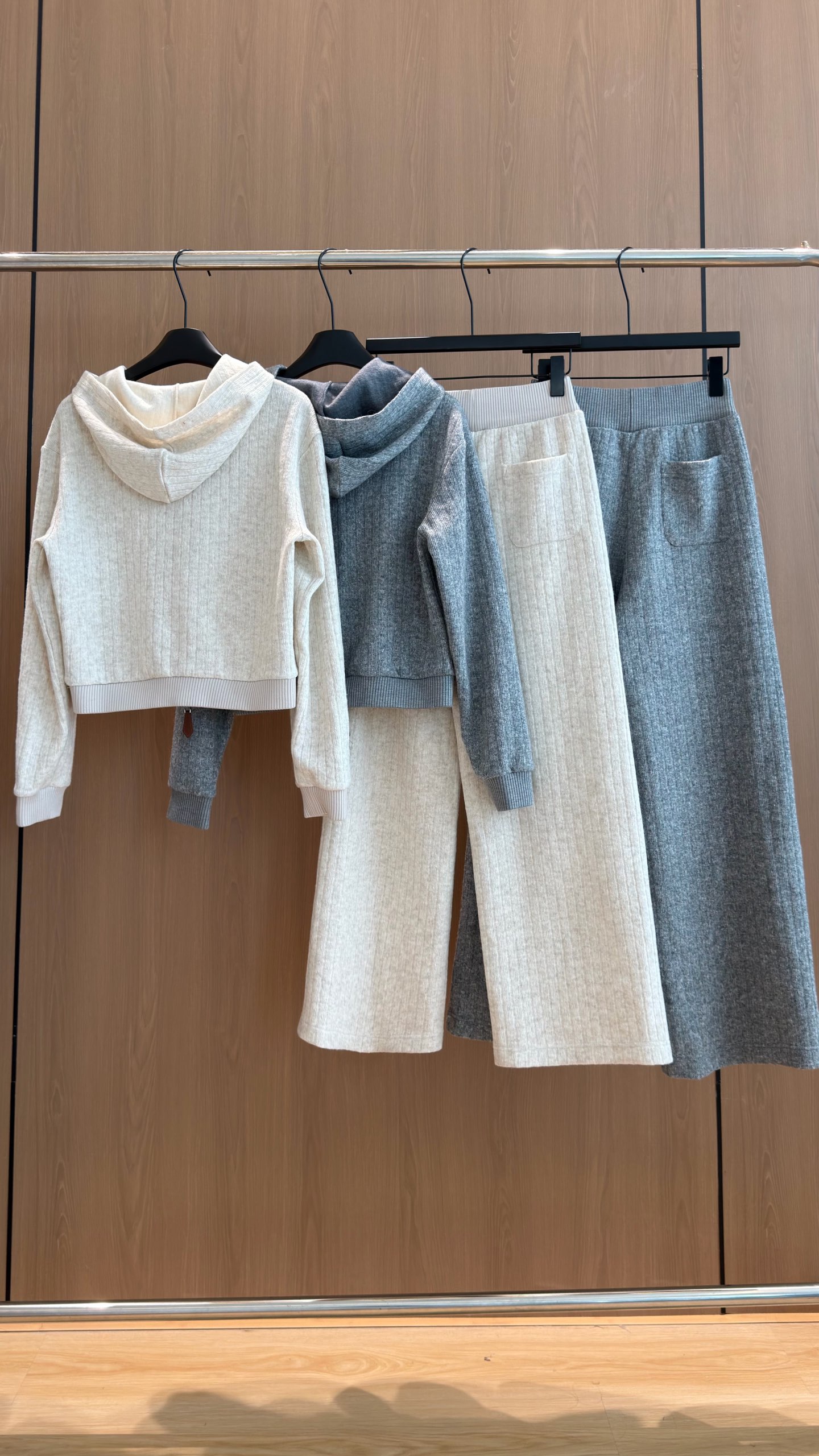 🛒𝐍𝐄𝐖 · 𝟐𝟎𝟐6/爆款现货 【秋冬上新】Pol*|羊毛混纺连帽套装|早秋松弛感直接拉满🤍 懒人成套穿搭又来了✨ 短 🛒𝐍𝐄𝐖 · 𝟐𝟎𝟐6/爆款现货 【秋冬上新】Pol*|羊毛混纺连帽套装|早秋松弛感直接拉满🤍 懒人成套穿搭又来了✨ 短