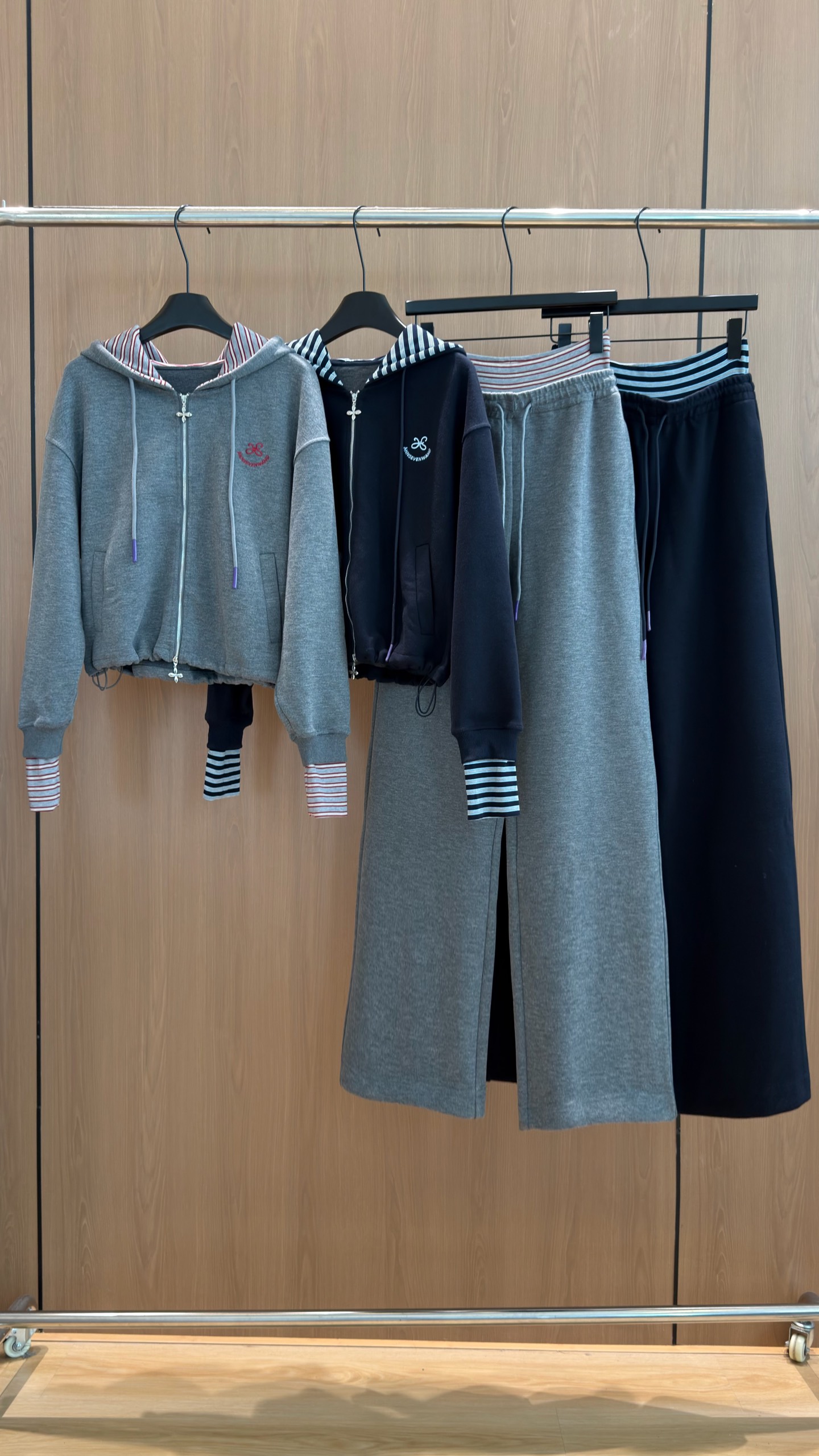 🛒𝐍𝐄𝐖 · 𝟐𝟎𝟐6/爆款现货 【秋冬上新】设计师｜✨秋冬懒人套装｜毫不费力的高级松弛感 被这套休闲套装狠狠拿捏住🤎 