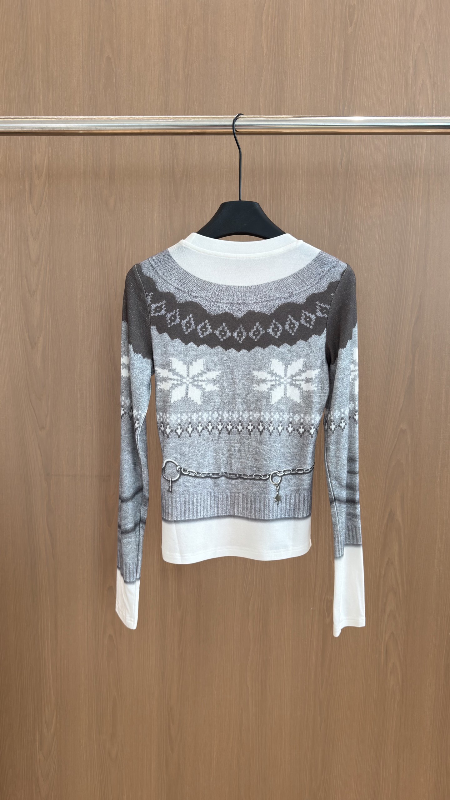 🛒𝐍𝐄𝐖 · 𝟐𝟎𝟐6/爆款现货 【秋冬新款】▫️氛围感印花假两件打底衫|解锁复古松弛感 把费尔岛毛衣“印”在身上 仿真 🛒𝐍𝐄𝐖 · 𝟐𝟎𝟐6/爆款现货 【秋冬新款】▫️氛围感印花假两件打底衫|解锁复古松弛感 把费尔岛毛衣“印”在身上 仿真