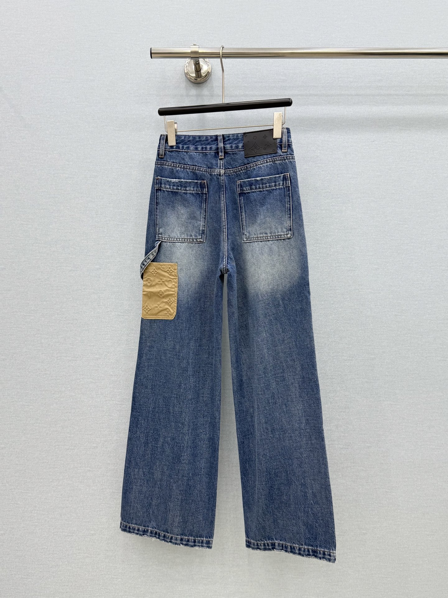 🛒𝐍𝐄𝐖 · 𝟐𝟎𝟐6/爆款现货 【秋冬上新】设计师|26新款撞色压花直筒牛仔裤 爆单款 气质女神必入 定制专属图案 🛒𝐍𝐄𝐖 · 𝟐𝟎𝟐6/爆款现货 【秋冬上新】设计师|26新款撞色压花直筒牛仔裤 爆单款 气质女神必入 定制专属图案