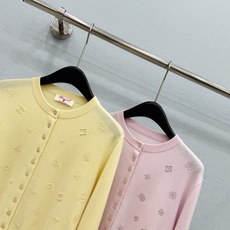 🛒𝐍𝐄𝐖 · 𝟐𝟎𝟐6/爆款现货 【原单品质】小众|2026早秋新款羊绒针织开衫 高订纱线,柔软亲肤,百搭版型 ,上身的 🛒𝐍𝐄𝐖 · 𝟐𝟎𝟐6/爆款现货 【原单品质】小众|2026早秋新款羊绒针织开衫 高订纱线,柔软亲肤,百搭版型 ,上身的