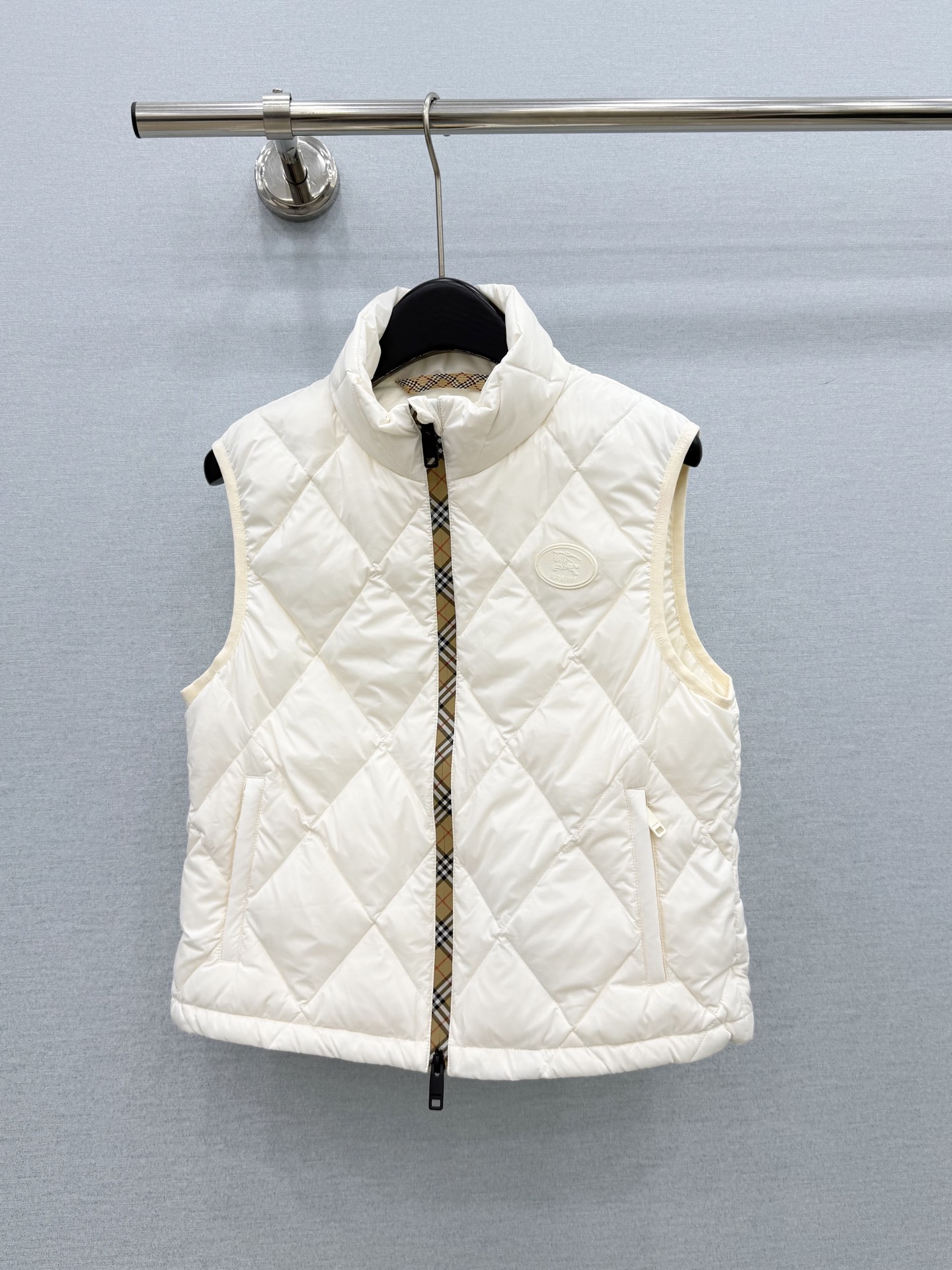🛒𝐍𝐄𝐖 · 𝟐𝟎𝟐6/爆款现货 【原版订制】Bur*｜26秋冬新品羽绒服马甲外套 双拉链高领设计  90鹅绒  大工厂