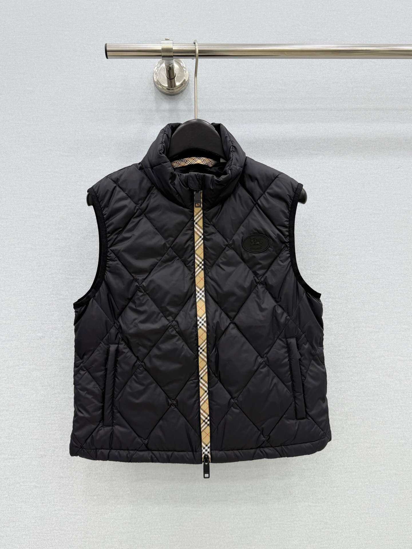 🛒𝐍𝐄𝐖 · 𝟐𝟎𝟐6/爆款现货 【原版订制】Bur*｜26秋冬新品羽绒服马甲外套 双拉链高领设计  90鹅绒  大工厂