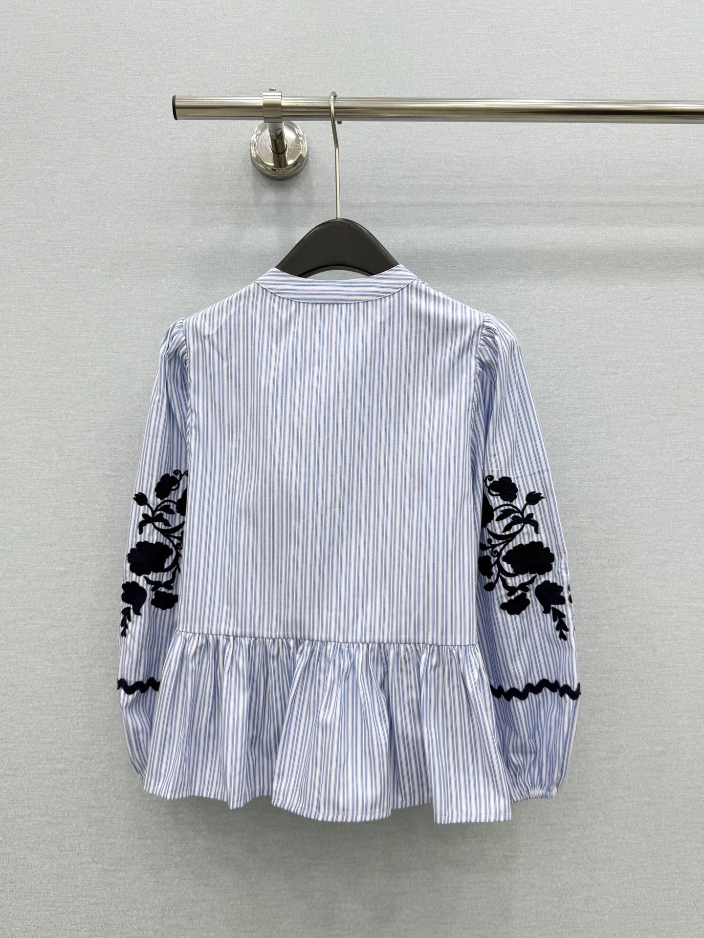 🛒𝐍𝐄𝐖 · 𝟐𝟎𝟐6/爆款现货 原单品质 小众|26经典花边水溶刺绣条纹衬衫 法式田园风极致穿搭 最新系列单品 强烈 🛒𝐍𝐄𝐖 · 𝟐𝟎𝟐6/爆款现货 原单品质 小众|26经典花边水溶刺绣条纹衬衫 法式田园风极致穿搭 最新系列单品 强烈