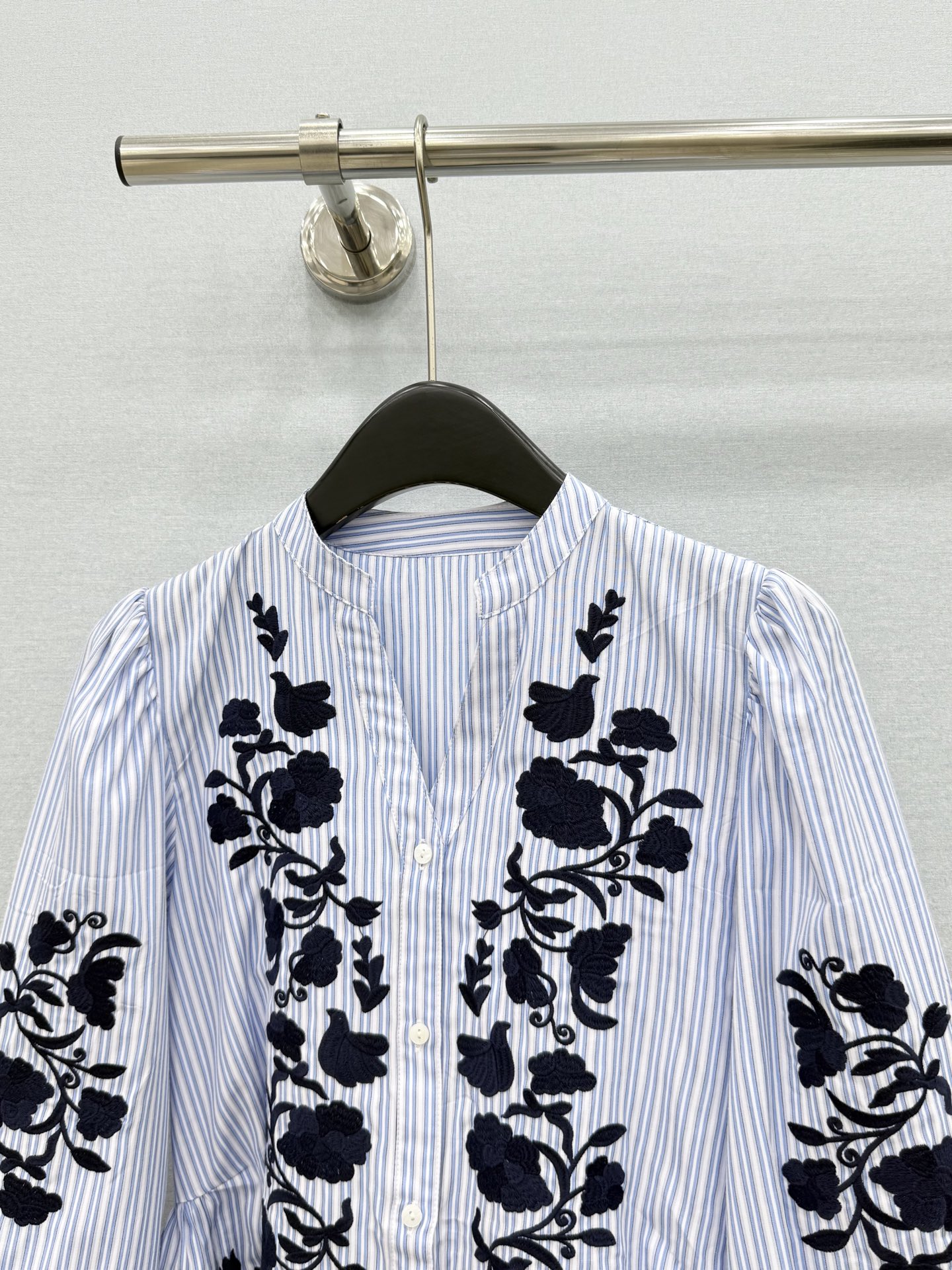 🛒𝐍𝐄𝐖 · 𝟐𝟎𝟐6/爆款现货 原单品质 小众|26经典花边水溶刺绣条纹衬衫 法式田园风极致穿搭 最新系列单品 强烈 🛒𝐍𝐄𝐖 · 𝟐𝟎𝟐6/爆款现货 原单品质 小众|26经典花边水溶刺绣条纹衬衫 法式田园风极致穿搭 最新系列单品 强烈