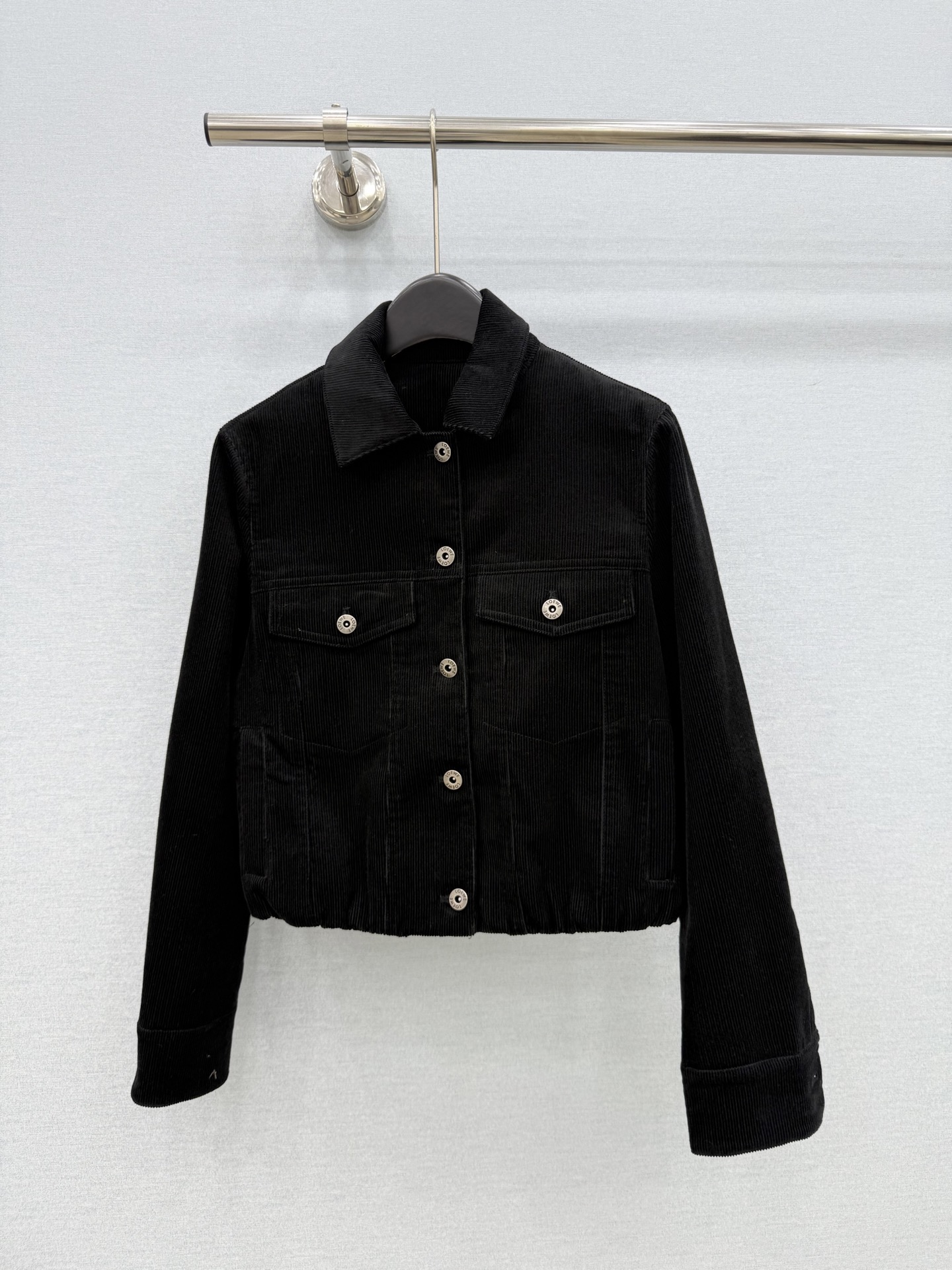🛒𝐍𝐄𝐖 · 𝟐𝟎𝟐5/爆款现货 【秋冬上新】Lo*|皮牌灯芯绒休闲外套 系列款 定制面料,日常穿搭 高级的调调又A又 🛒𝐍𝐄𝐖 · 𝟐𝟎𝟐5/爆款现货 【秋冬上新】Lo*|皮牌灯芯绒休闲外套 系列款 定制面料,日常穿搭 高级的调调又A又