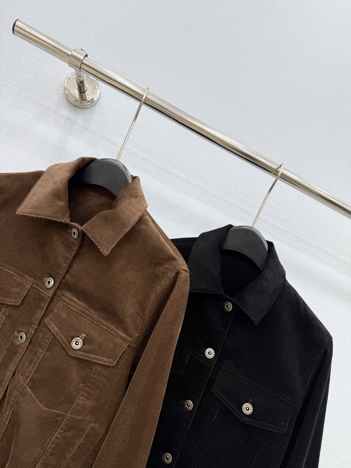 🛒𝐍𝐄𝐖 · 𝟐𝟎𝟐5/爆款现货 【秋冬上新】Lo*|皮牌灯芯绒休闲外套 系列款 定制面料,日常穿搭 高级的调调又A又 🛒𝐍𝐄𝐖 · 𝟐𝟎𝟐5/爆款现货 【秋冬上新】Lo*|皮牌灯芯绒休闲外套 系列款 定制面料,日常穿搭 高级的调调又A又