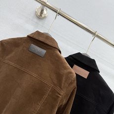 🛒𝐍𝐄𝐖 · 𝟐𝟎𝟐5/爆款现货 【秋冬上新】Lo*|皮牌灯芯绒休闲外套 系列款 定制面料,日常穿搭 高级的调调又A又 🛒𝐍𝐄𝐖 · 𝟐𝟎𝟐5/爆款现货 【秋冬上新】Lo*|皮牌灯芯绒休闲外套 系列款 定制面料,日常穿搭 高级的调调又A又