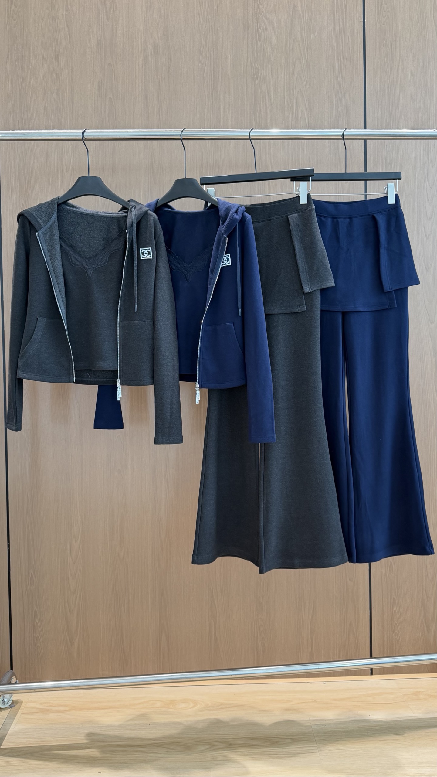 🛒𝐍𝐄𝐖 · 𝟐𝟎𝟐6/爆款现货 【秋冬上新】小众|26新品经典两件套上衣➕长裤套装! 高端定制蕾丝背心外套 搭配松弛 🛒𝐍𝐄𝐖 · 𝟐𝟎𝟐6/爆款现货 【秋冬上新】小众|26新品经典两件套上衣➕长裤套装! 高端定制蕾丝背心外套 搭配松弛