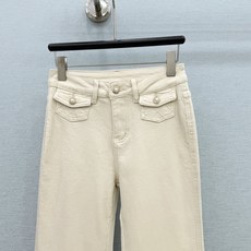 🛒𝐍𝐄𝐖 · 𝟐𝟎𝟐6/爆款现货 【秋冬新款】小众*|菱格双袋薄加绒微喇牛仔裤 采用高端定制面料,牛仔穿起来非常舒适,常 🛒𝐍𝐄𝐖 · 𝟐𝟎𝟐6/爆款现货 【秋冬新款】小众*|菱格双袋薄加绒微喇牛仔裤 采用高端定制面料,牛仔穿起来非常舒适,常