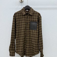 🛒𝐍𝐄𝐖 · 𝟐𝟎𝟐6/爆款现货 【秋冬上新】L*|26新款色织格纹皮牌装饰衬衫 颜色百搭高级 定制版型包容性好 尽显高 🛒𝐍𝐄𝐖 · 𝟐𝟎𝟐6/爆款现货 【秋冬上新】L*|26新款色织格纹皮牌装饰衬衫 颜色百搭高级 定制版型包容性好 尽显高