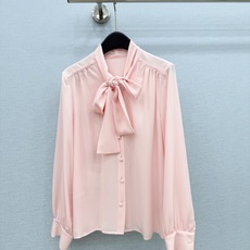 🛒𝐍𝐄𝐖 · 𝟐𝟎𝟐6/爆款现货 【秋冬上新】V*|26新款蝴蝶结纯色衬衫 颜色百搭高级 定制版型包容性好 尽显高级随意 🛒𝐍𝐄𝐖 · 𝟐𝟎𝟐6/爆款现货 【秋冬上新】V*|26新款蝴蝶结纯色衬衫 颜色百搭高级 定制版型包容性好 尽显高级随意