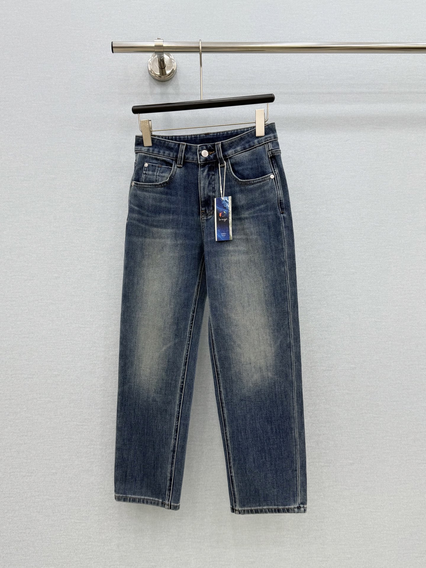 🛒𝐍𝐄𝐖 · 𝟐𝟎𝟐6/爆款现货 【原单品质】🍂原创设计师｜高品质弹力小脚牛仔裤 双工艺 本命牛仔来了！经典渐变色蓝色 