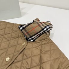 🛒𝐍𝐄𝐖 · 𝟐𝟎𝟐6/爆款现货 【高版本】Bu*|撞色翻领菱格棉服外套 格纹内衬真的太懂这种老钱氛围了!! 经典的菱形 🛒𝐍𝐄𝐖 · 𝟐𝟎𝟐6/爆款现货 【高版本】Bu*|撞色翻领菱格棉服外套 格纹内衬真的太懂这种老钱氛围了!! 经典的菱形