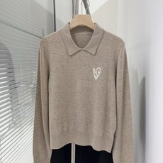 🛒𝐍𝐄𝐖 · 𝟐𝟎𝟐6/爆款现货 【高版本】Acn*|翻领爱心提花针织衫 衣柜永远缺一件的基础单品!! 不费力的松弛氛围 🛒𝐍𝐄𝐖 · 𝟐𝟎𝟐6/爆款现货 【高版本】Acn*|翻领爱心提花针织衫 衣柜永远缺一件的基础单品!! 不费力的松弛氛围