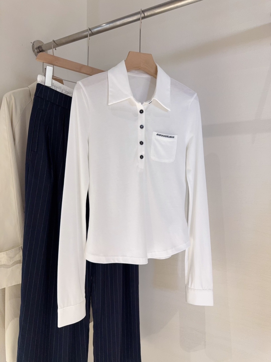 🛒𝐍𝐄𝐖 · 𝟐𝟎𝟐6/爆款现货 【高版本】An*｜翻领口袋长袖打底衫 想买舒适打底的姐妹看过来！！ 这件保证你穿过一次
