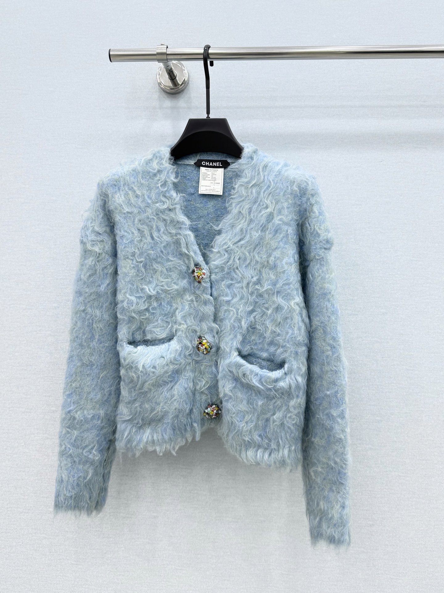 🛒𝐍𝐄𝐖 · 𝟐𝟎𝟐6/爆款现货 【原单品质】C*｜26中古系列重工手抓羊毛🦙V领外套 订单款  独家订制纱线 ，彩色大