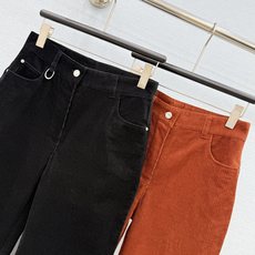 🛒𝐍𝐄𝐖 · 𝟐𝟎𝟐6/爆款现货 【原单品质】Her*|皮牌灯芯绒休闲裤 定制面料,日常穿搭 高级的调调又A又飒! 🛒𝐍𝐄𝐖 · 𝟐𝟎𝟐6/爆款现货 【原单品质】Her*|皮牌灯芯绒休闲裤 定制面料,日常穿搭 高级的调调又A又飒!