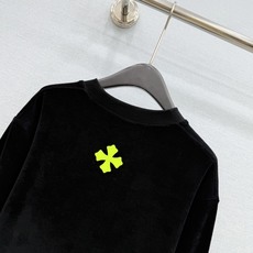 🛒𝐍𝐄𝐖 · 𝟐𝟎𝟐6/爆款现货 【原单品质】克罗星*|宽松版十字贴长袖工艺上衣 高订毛巾面料 亲肤透气舒适 标志性字母 🛒𝐍𝐄𝐖 · 𝟐𝟎𝟐6/爆款现货 【原单品质】克罗星*|宽松版十字贴长袖工艺上衣 高订毛巾面料 亲肤透气舒适 标志性字母