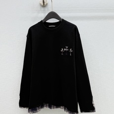 🛒𝐍𝐄𝐖 · 𝟐𝟎𝟐6/爆款现货 【原单品质】克罗星*|宽松版十字贴拼接长袖工艺上衣 高订厚实面料 亲肤透气舒适 标志性 🛒𝐍𝐄𝐖 · 𝟐𝟎𝟐6/爆款现货 【原单品质】克罗星*|宽松版十字贴拼接长袖工艺上衣 高订厚实面料 亲肤透气舒适 标志性