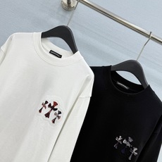 🛒𝐍𝐄𝐖 · 𝟐𝟎𝟐6/爆款现货 【原单品质】克罗星*|宽松版十字贴拼接长袖工艺上衣 高订厚实面料 亲肤透气舒适 标志性 🛒𝐍𝐄𝐖 · 𝟐𝟎𝟐6/爆款现货 【原单品质】克罗星*|宽松版十字贴拼接长袖工艺上衣 高订厚实面料 亲肤透气舒适 标志性