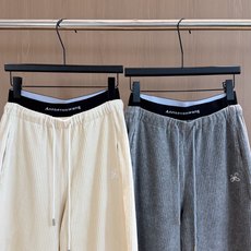 🛒𝐍𝐄𝐖 · 𝟐𝟎𝟐6/爆款现货 【秋冬上新】设计师|灯芯绒双腰头休闲裤 精致版型 颜色百搭高级 视觉盛宴 四季必入的百 🛒𝐍𝐄𝐖 · 𝟐𝟎𝟐6/爆款现货 【秋冬上新】设计师|灯芯绒双腰头休闲裤 精致版型 颜色百搭高级 视觉盛宴 四季必入的百
