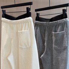 🛒𝐍𝐄𝐖 · 𝟐𝟎𝟐6/爆款现货 【秋冬上新】设计师|灯芯绒双腰头休闲裤 精致版型 颜色百搭高级 视觉盛宴 四季必入的百 🛒𝐍𝐄𝐖 · 𝟐𝟎𝟐6/爆款现货 【秋冬上新】设计师|灯芯绒双腰头休闲裤 精致版型 颜色百搭高级 视觉盛宴 四季必入的百