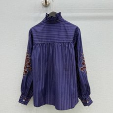 🛒𝐍𝐄𝐖 · 𝟐𝟎𝟐6/爆款现货 原单品质 小众|26经典荷叶边刺绣条纹衬衫 宫廷法式极致穿搭 最新系列单品 强烈推荐 🛒𝐍𝐄𝐖 · 𝟐𝟎𝟐6/爆款现货 原单品质 小众|26经典荷叶边刺绣条纹衬衫 宫廷法式极致穿搭 最新系列单品 强烈推荐