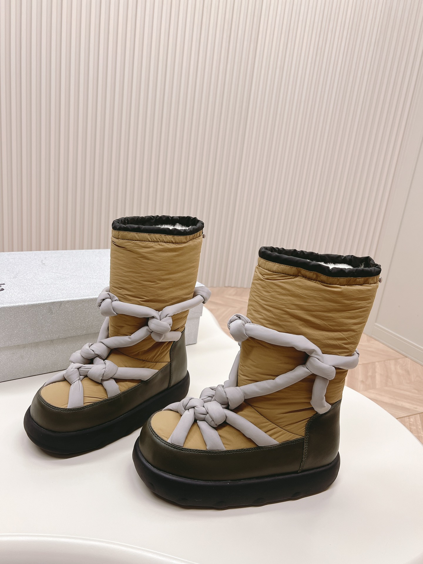 Fashionable Snow Boots by Small Designers with Unique Design and Comfortable Materials - 图片 2