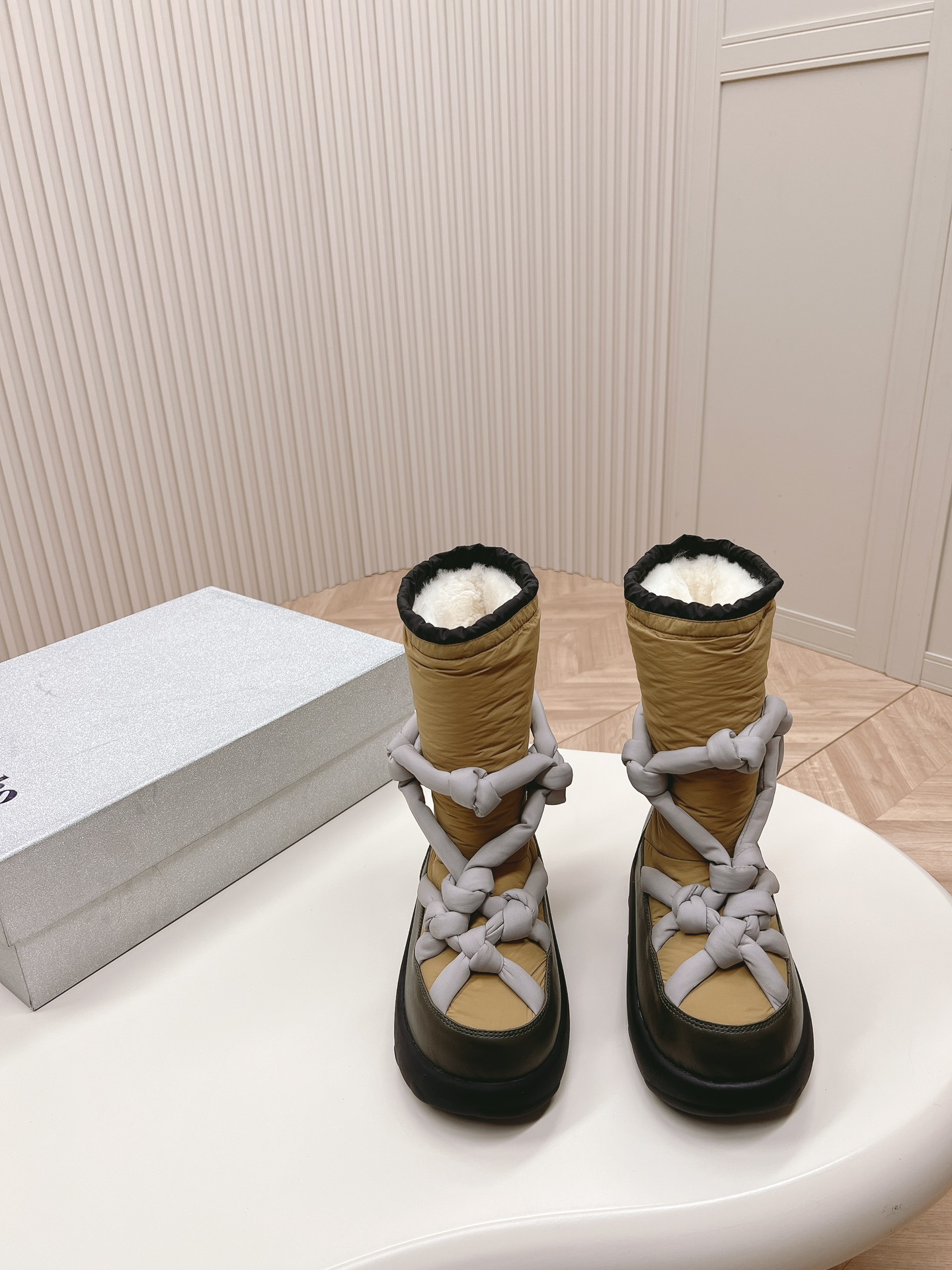 Fashionable Snow Boots by Small Designers with Unique Design and Comfortable Materials - 图片 5