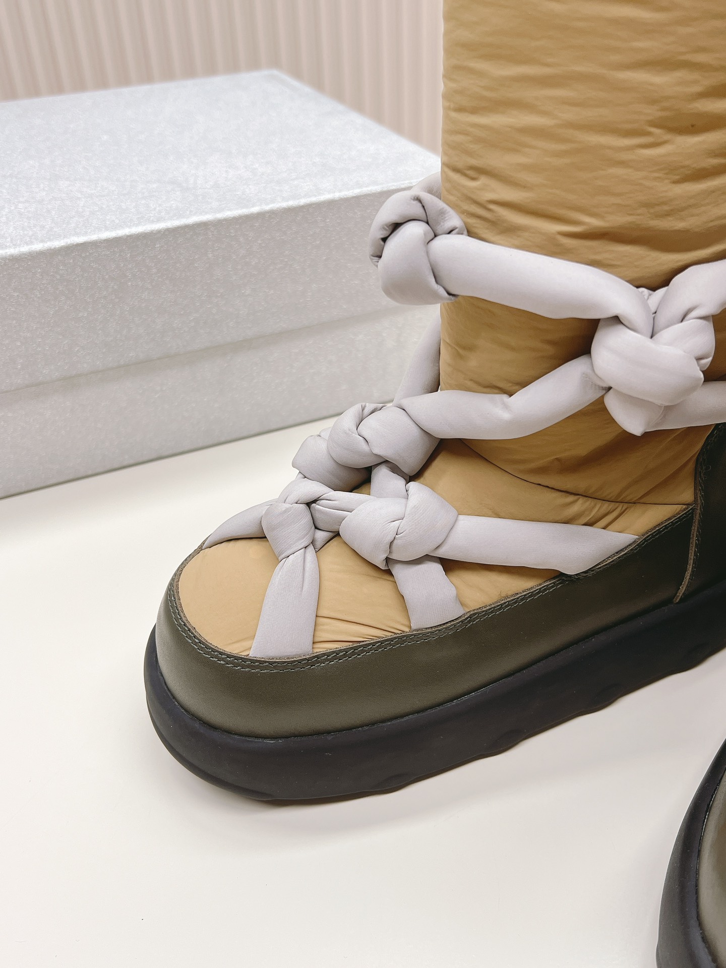 Fashionable Snow Boots by Small Designers with Unique Design and Comfortable Materials - 图片 7