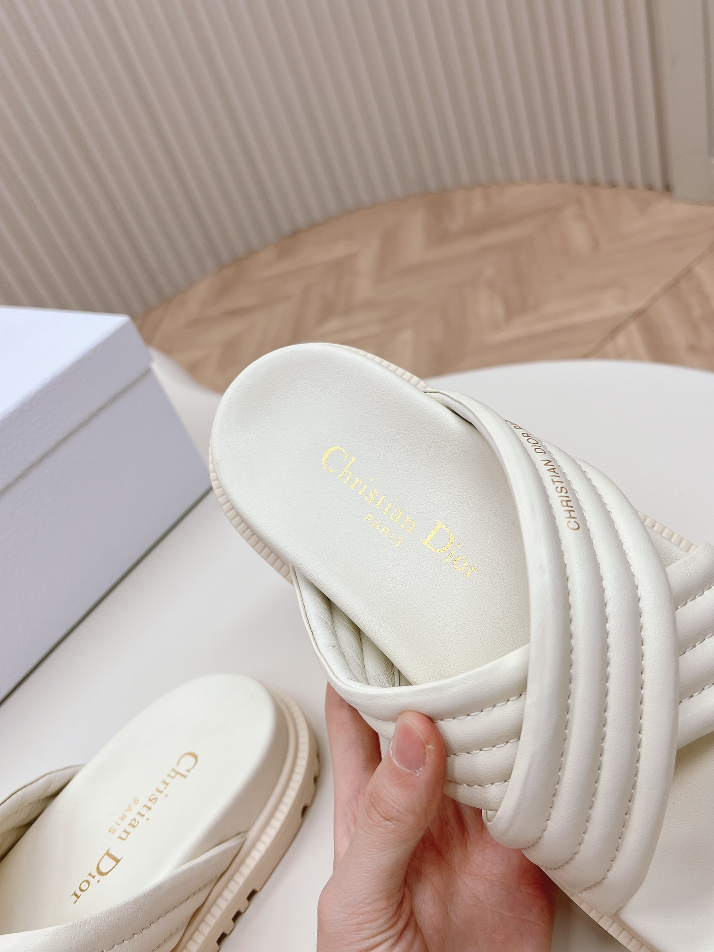 Dior 出皮面 羊毛款 Dior迪奥 2024最新交叉凉拖鞋羊毛拖 耐看的懒人拖鞋 精美