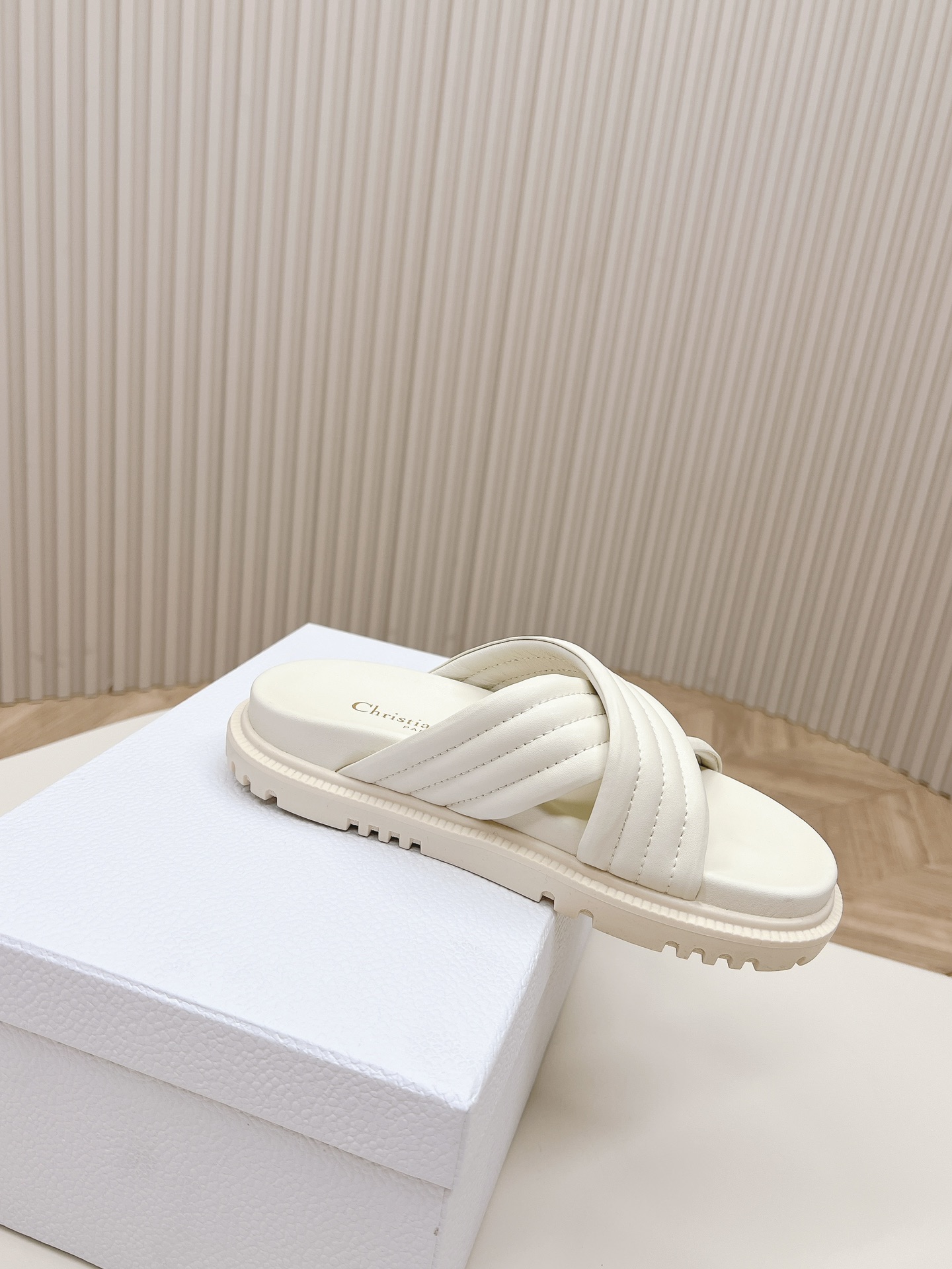 Dior 出皮面 羊毛款 Dior迪奥 2024最新交叉凉拖鞋羊毛拖 耐看的懒人拖鞋 精美
